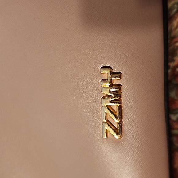 Purse - Picture 2 of 7